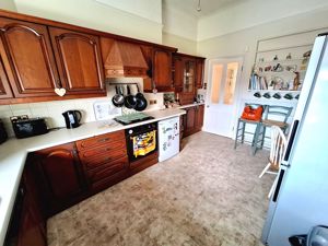 Kitchen - click for photo gallery